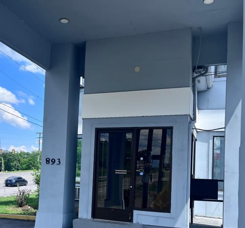 Expressway Inn Airport Downtown Motel in Smyrna