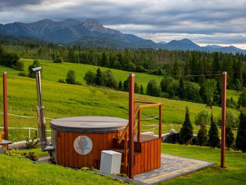 Hot Tub, Mountain view