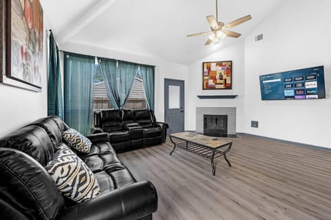 TV and multimedia, Living room, Seating area, fireplace, furniture