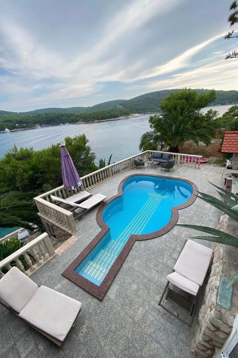 Swimming pool, Location, children, Family