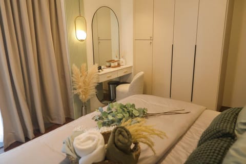 Bedroom, wardrobe