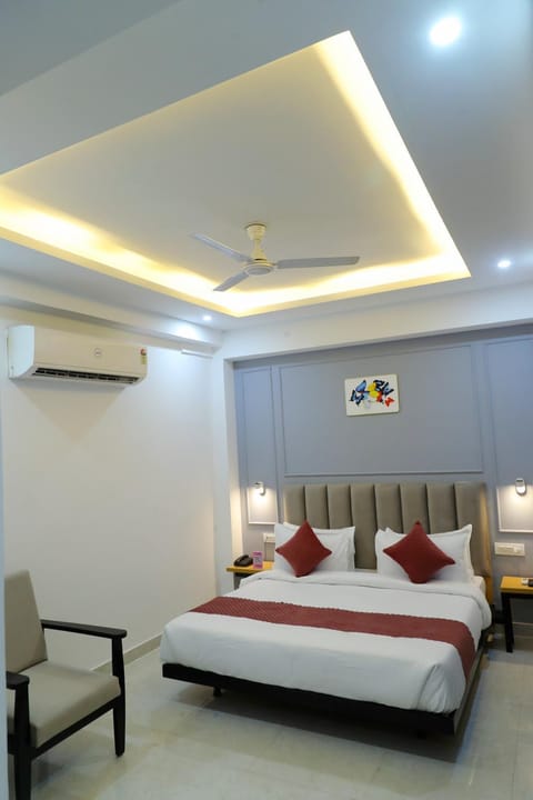 Bed, Photo of the whole room, Bedroom, air conditioner