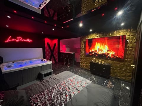 Love Room, La Parenthèse Toulon Villa in Toulon