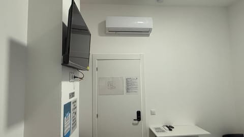 TV and multimedia, air conditioner