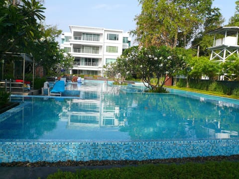 On site, Pool view