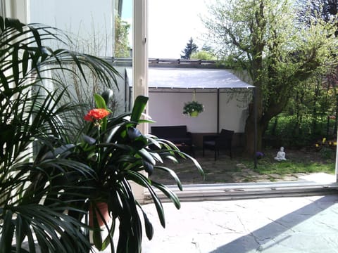 Property building, Garden, Balcony/Terrace