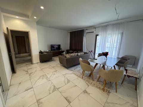 Communal lounge/ TV room, TV and multimedia, Living room