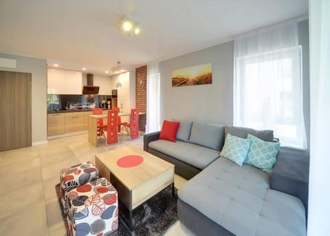 TV and multimedia, Kitchen or kitchenette, Living room, Seating area