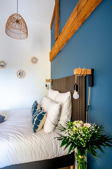 Bed, Decorative detail