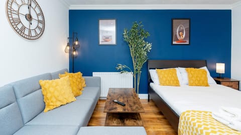 Open Mind Property - 1 Bed Flat with 3 Double Beds Apartment in Portsmouth