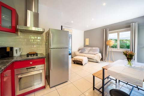 Kitchen or kitchenette, Living room