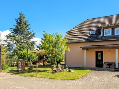 Property building, Garden, Garden view