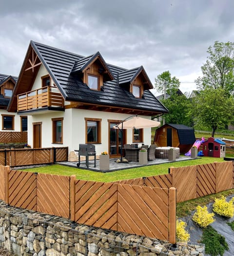 Property building, Patio, Balcony/Terrace, Garden view