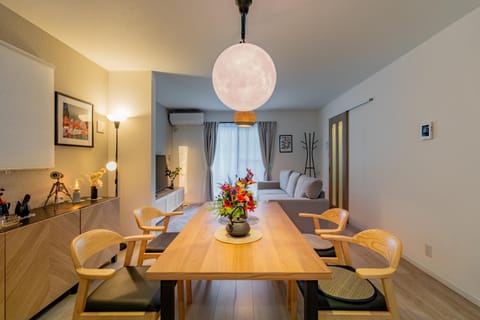 Seating area, Dining area