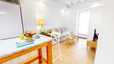 TV and multimedia, Living room, Dining area