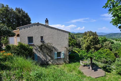 Property building, Day, Natural landscape, Garden, Garden view