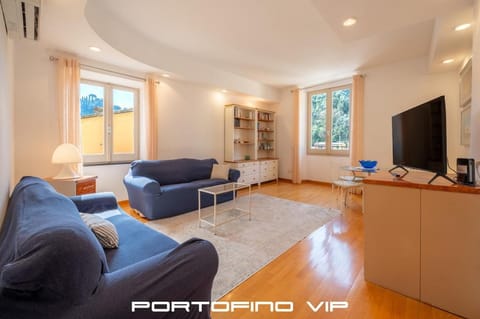 Communal lounge/ TV room, TV and multimedia, Living room, Seating area