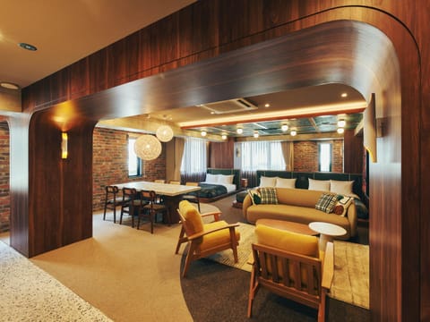 Bed, Living room, Photo of the whole room, Seating area, Bedroom