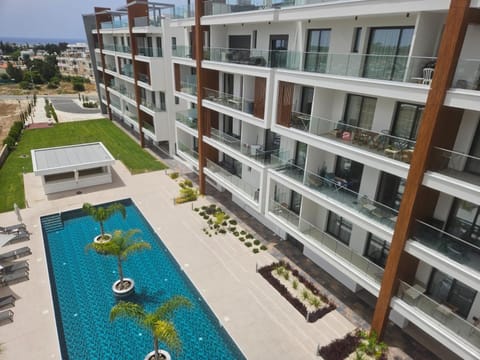 Property building, Swimming pool, Swimming pool