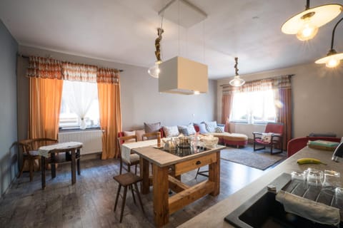 Kitchen or kitchenette, Living room