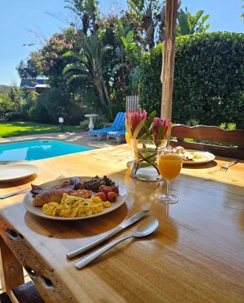 Patio, Garden, Garden view, Pool view, Swimming pool, Breakfast, Continental breakfast