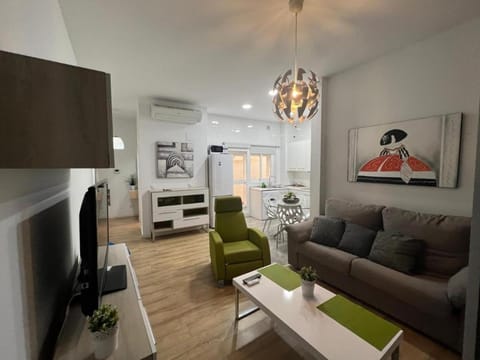 TV and multimedia, Seating area, air conditioner