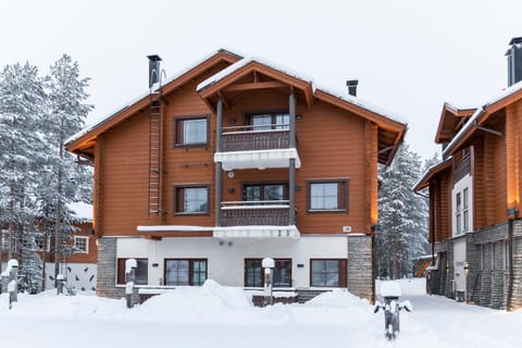 Property building, Day, Winter