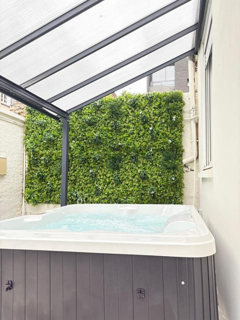 Natural landscape, Hot Tub