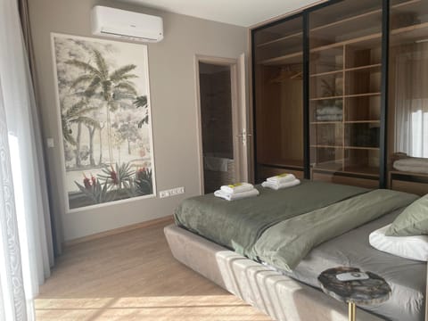 Bed, Bathroom, Bedroom, Bath, towels, air conditioner