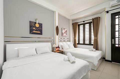 Bed, Photo of the whole room, Bedroom, towels, air conditioner