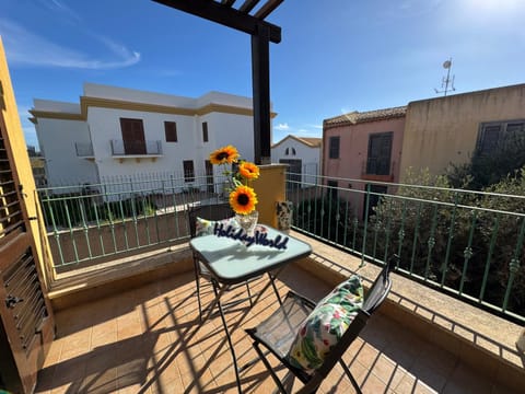Balcony/Terrace, Dining area