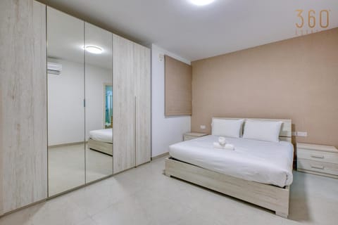 Bed, Photo of the whole room, Bedroom, towels, wardrobe