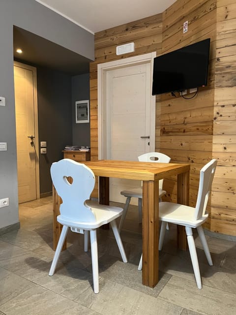 TV and multimedia, Dining area