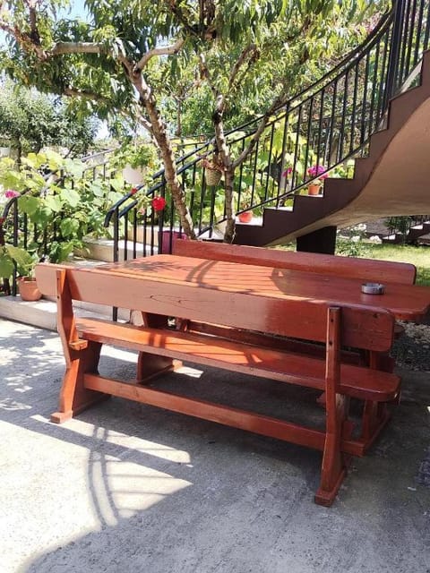 Day, Garden, Dining area, Garden view