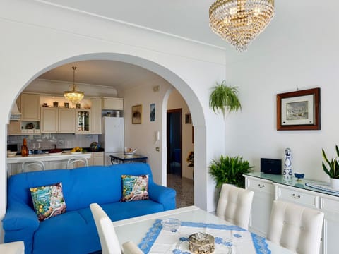 Kitchen or kitchenette, Living room, Dining area, oven, stove