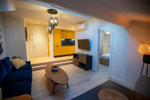 Communal lounge/ TV room, TV and multimedia, Living room, Photo of the whole room, Seating area, Evening entertainment