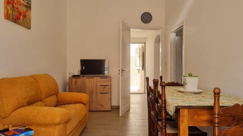 TV and multimedia, Seating area