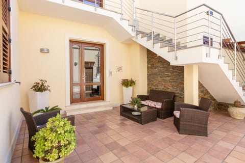 Inner courtyard view