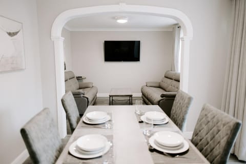 TV and multimedia, Dining area