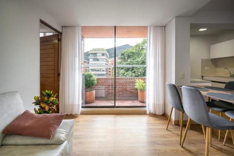 View (from property/room), Balcony/Terrace, Balcony/Terrace, Kitchen or kitchenette, Living room, Seating area, Dining area