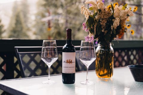 Piece of Paradise Dream Deck AC House in Shaver Lake