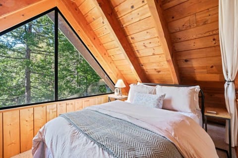 Piece of Paradise Dream Deck AC House in Shaver Lake