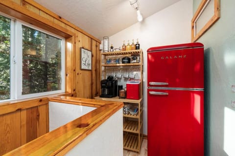 Piece of Paradise Dream Deck AC House in Shaver Lake