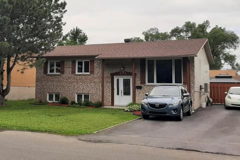 Property building, Facade/entrance, Parking