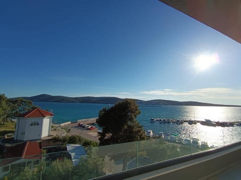 Prvi red do mora Apartment in Šibenik