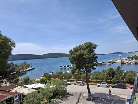 Prvi red do mora Apartment in Šibenik