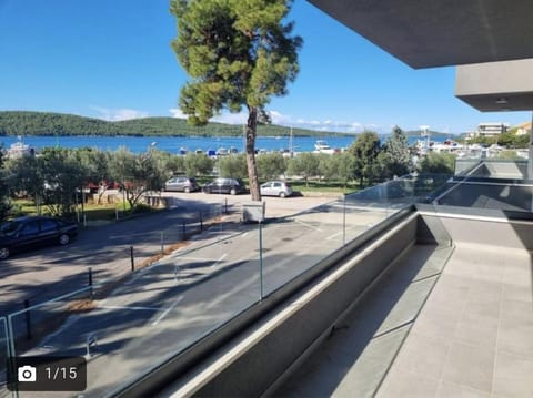 Prvi red do mora Apartment in Šibenik