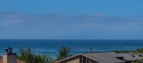 Bailey's Beach House-Spring Special Mar thru May House in Cambria