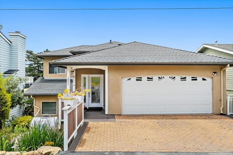 Seahorse Monthly-Spring Special-Mar thru May House in Cambria