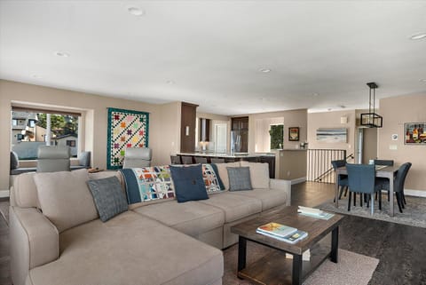 Pembrook Paradise Monthly-Spring Special Mar thru May House in Cambria